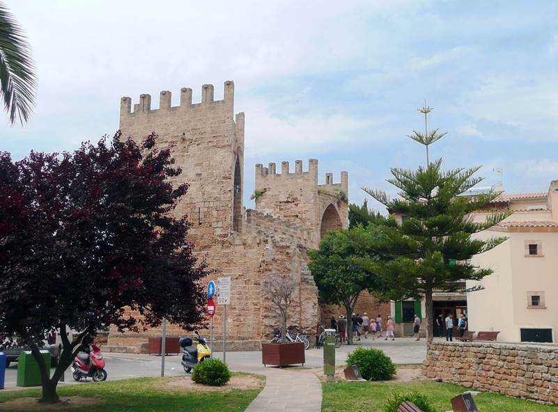 Entdecken Sie Alcúdia auf Mallorca: Ein Juwel im Norden der Insel